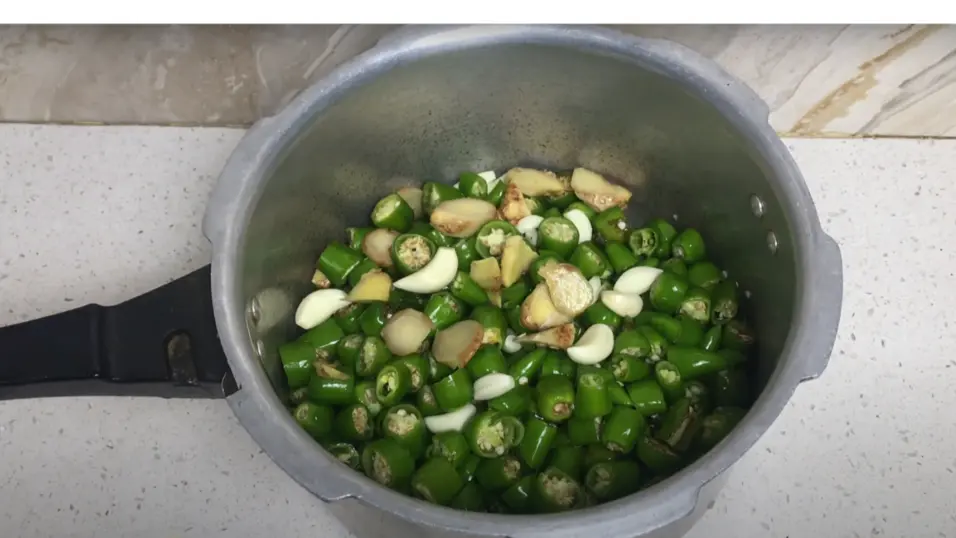 Homemade Spicy Green Chili Sauce - A Flavorful Twist for our Meals | SindhiZaika.com
